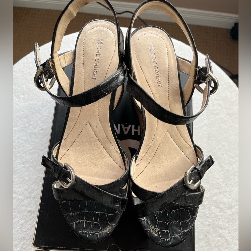 Naturalizer wedges